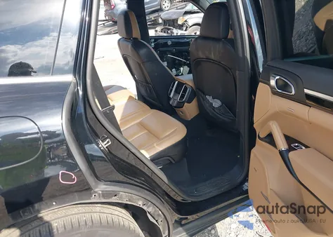 2016 Porsche Cayenne z USA, uszkodzony, nr VIN WP1AA2A29GKA36246